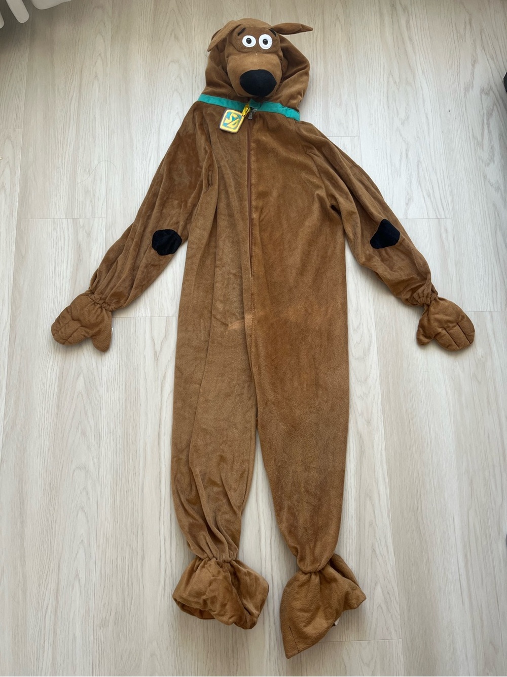 Scooby-Doo Deluxe One-Piece Costume with attached headpiece